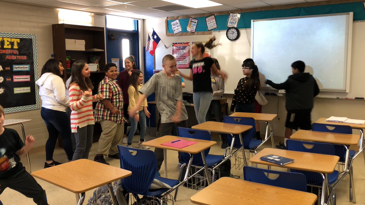 Mixin’ it up for partners w/dot plot analysis. #gobeyondlampasas #BetheoneLMS <a href="/LampasasMS/">Lampasas MS</a>