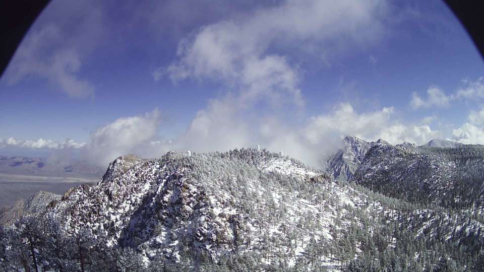 InfoMeteoro's tweet image. 🏔️Vista de la Sierra de San Pedro Mártir en #BC tras el paso de la #TormentaInvernal y el #FrenteFrío40.

❄️Acumulados de nieve de 15-25 cm y temperaturas de -10°C en promedio se han registrado en las ultimas horas. #Invierno