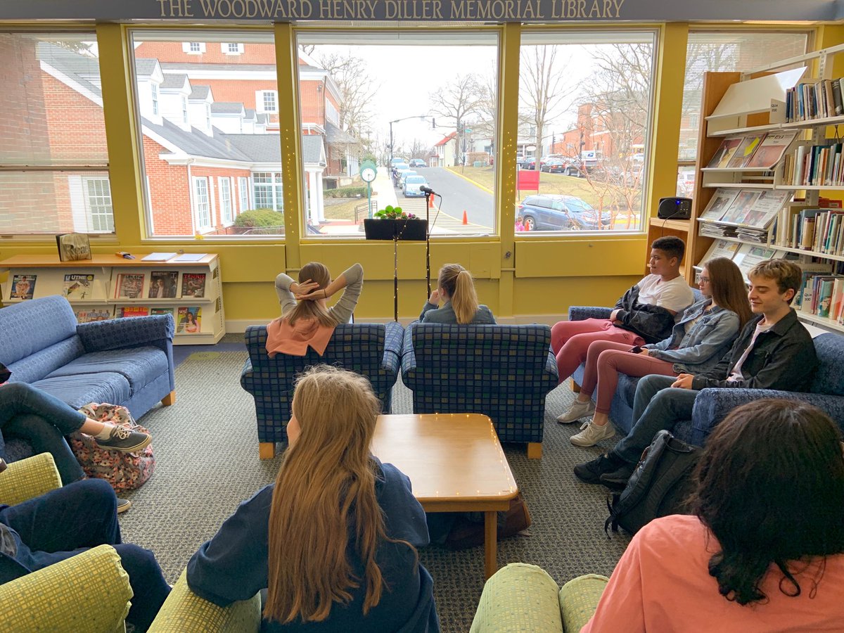 MFSLibrary's tweet photo. Getting ready for the Upper School Writers’ Open Mic ⁦@mfsfox⁩! https://t.co/MmxrCgP40O