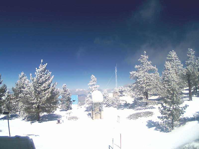 InfoMeteoro's tweet image. 🏔️Vista de la Sierra de San Pedro Mártir en #BC tras el paso de la #TormentaInvernal y el #FrenteFrío40.

❄️Acumulados de nieve de 15-25 cm y temperaturas de -10°C en promedio se han registrado en las ultimas horas. #Invierno