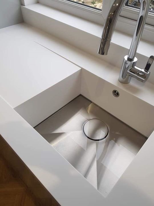 HawdonSurfaces's tweet image. The most common myth about white worktops: "Ohh they'll be a nightmare to keep clean"......WRONG❌
The truth is they are non pourus so they DO NOT stain 🙌😮
The same worktops we install in hospitals and dentist too. They are literally the most hygenic worksurfaces available.