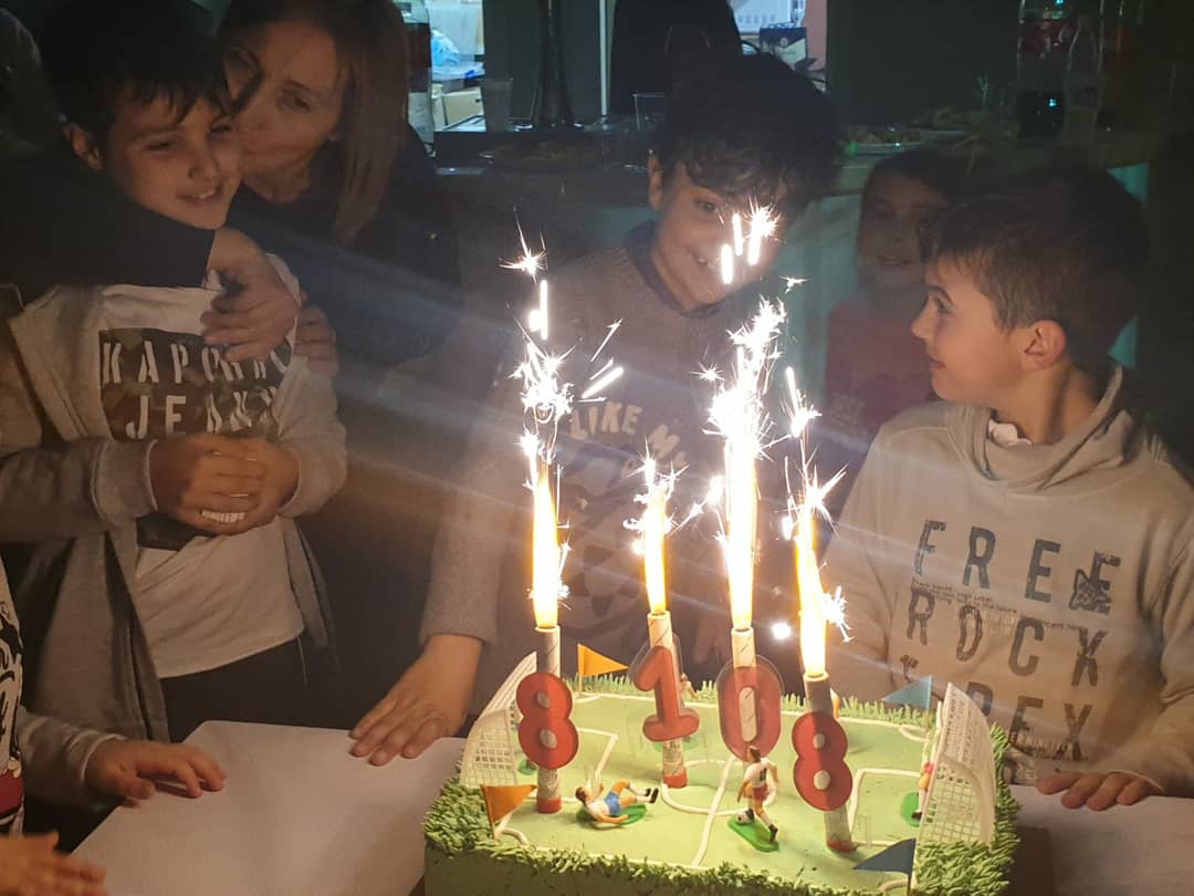 SDEsclavitud's tweet photo. 🎉🎉PARABÉNS NENOS🎉🎉
Moitas felicidades a Uxio, Iván e Samuel!!!
Hoxe o #MiniEsclavi está gozando do cumpreanos de 3 dos seus compañeiros!!!
Disfrutade moito rapaces!!!!
🎉🎁🎂FELIZ CUMPREANOS 🎂🎁🎉 https://t.co/xzuva3bzBj