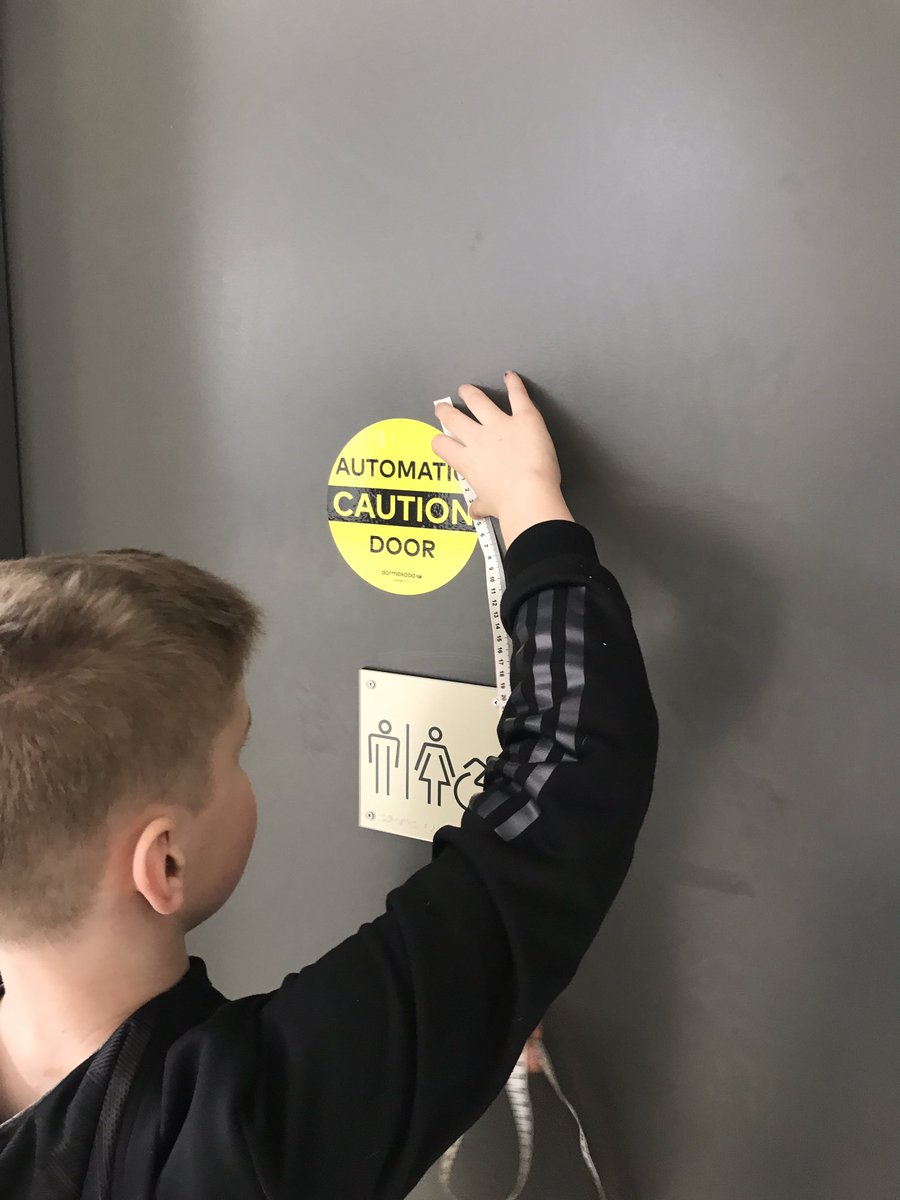 msbaileybrh's tweet image. @BrantHillsPS grade 8s explore our learning question “what is the relationship between the parts of a circle?” @HDSBMath #hdsbsharesmath #spotthepattern