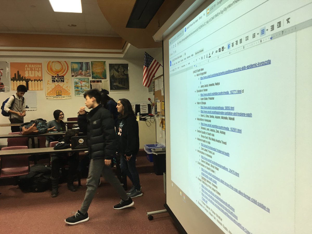 nvhsunicef's tweet photo. We had a great student presentation today, learning about humanitarianism. Our members also prepared for our upcoming World Fair in April! https://t.co/tTCUHpjtcf