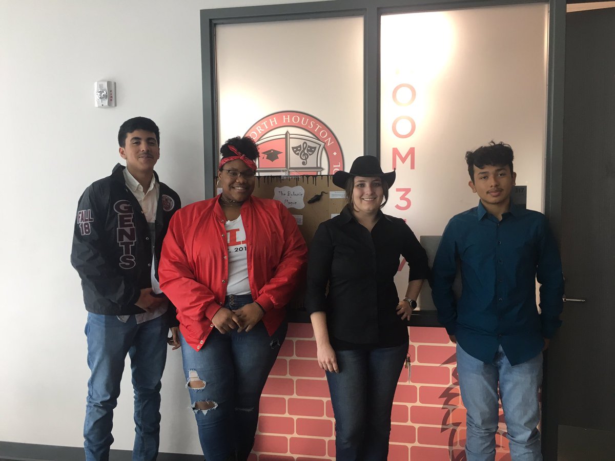 HISD_NHECHS's tweet photo. Even @sirkim05 and @FrenchLott dressed out for #GoTexanDayHISD @HISD_NHECHS https://t.co/5E5fvrAbjH