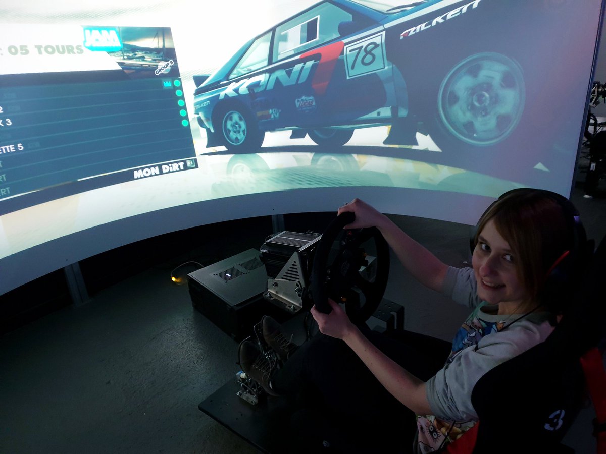 Tatii_6's tweet photo. Test des simulateurs de conduite chez @SimFactoryBDX lors de la soirée #VeryBadGeek 🏎 Verdict : c'est le feu ! 😁 Vivement plus d'efforts dans la création d'outils abordables pour améliorer l'immersion des #JeuxVideo directement chez nous ! https://t.co/7jxGh6ziV0