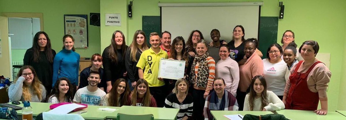 Esta semana hemos estado en el Centro de Formación Profesional Valle de Tena de Zaragoza mostrando como actuar ante una emergencia. #RCPdesdeMiCole #DYA