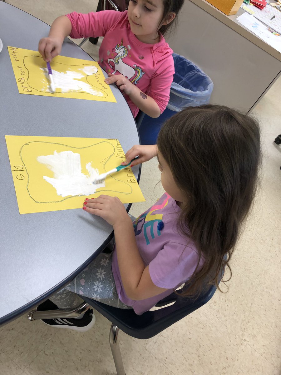 MrsDoria's tweet photo. We talked all about dental hygiene and how to take care of our teeth today in kindergarten!

#dentalhygiene #kindergarten #brushyourteeth #margaretrosselementary #hasdhappenings https://t.co/FlGKxANcnV