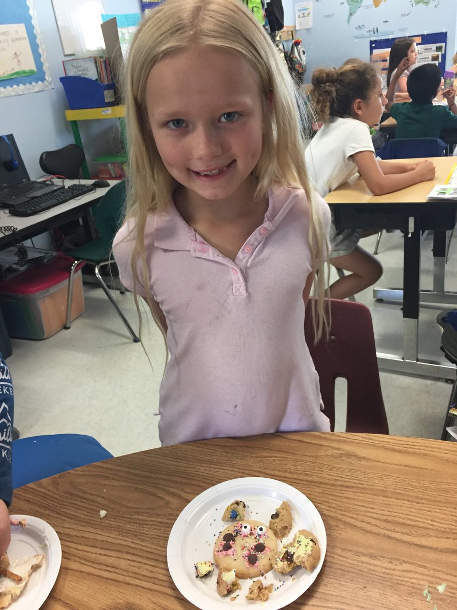 MrsBerlatsky's tweet photo. Our Smart Cookies celebrated our Compliments Goal by creating edible examples of the Deciduous Forest Habitat! #pbCKLA #peacelovefirst #VikingVoyage19 https://t.co/GzfwsrPYPg