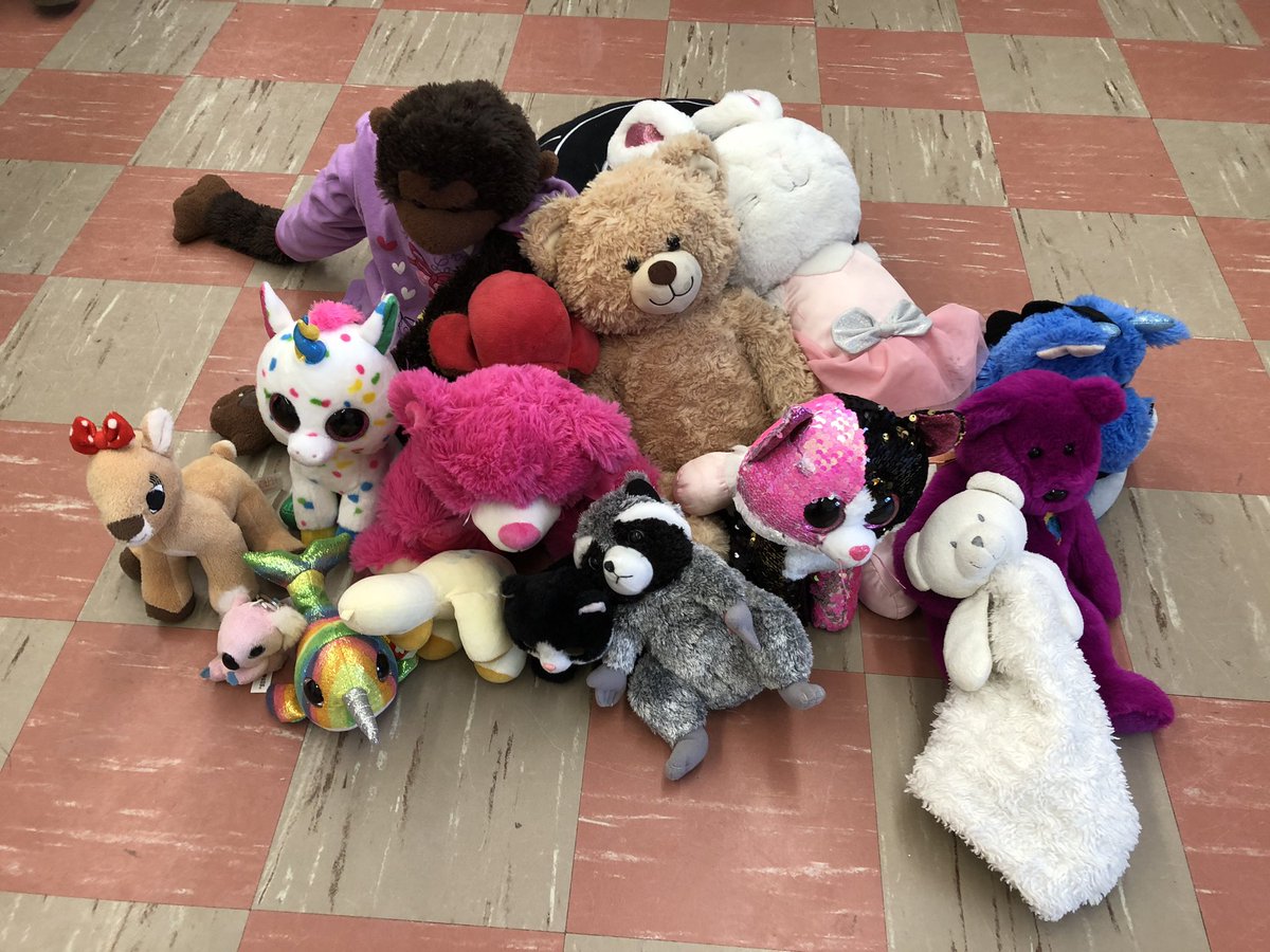 MmeMatthews's tweet photo. Some extra cuddles today. Weβre hugging everyone a little tighter this week. #Bears4BarhoChildren https://t.co/DJ960xIK7U