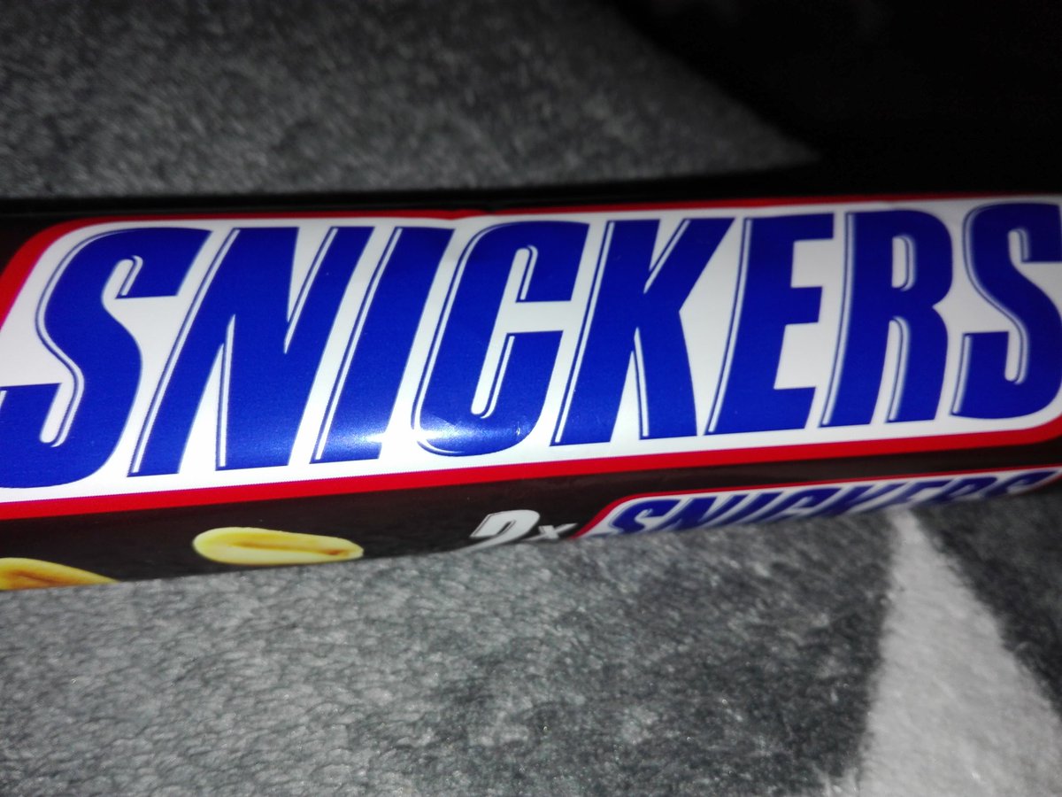 milka0706's tweet image. Du bist nicht du, wenn du hungrig bist 😂 #besterMann #Snickers #Doppelpack #Betthupferl