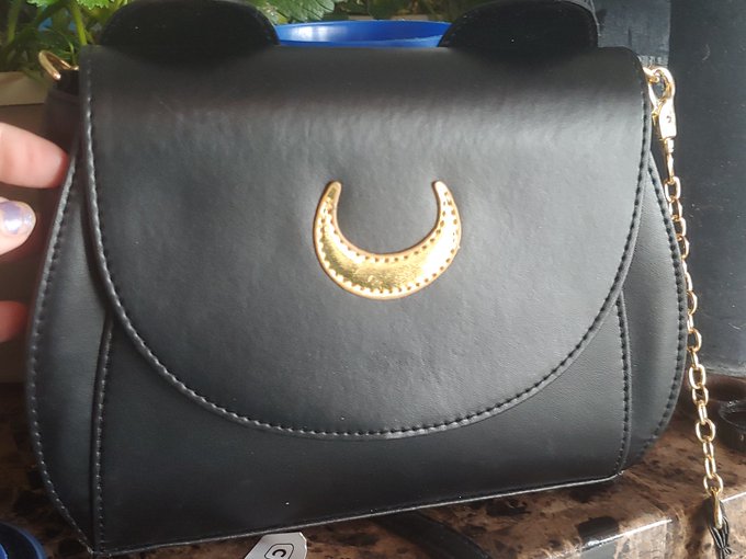 Tipped off my wish list squeeee https://t.co/D9SsPt6yCt<a href="/tag/newprofilepic"class="tags"><span>#newprofilepic</span></a>