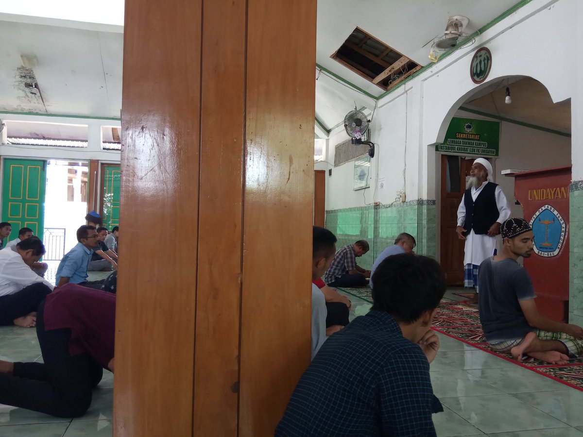 unidayan_'s tweet photo. TAKLIM:
BAKDA Salat Zuhur di Masjid Unidayan.
#Unidayan https://t.co/PvHpznVgrY