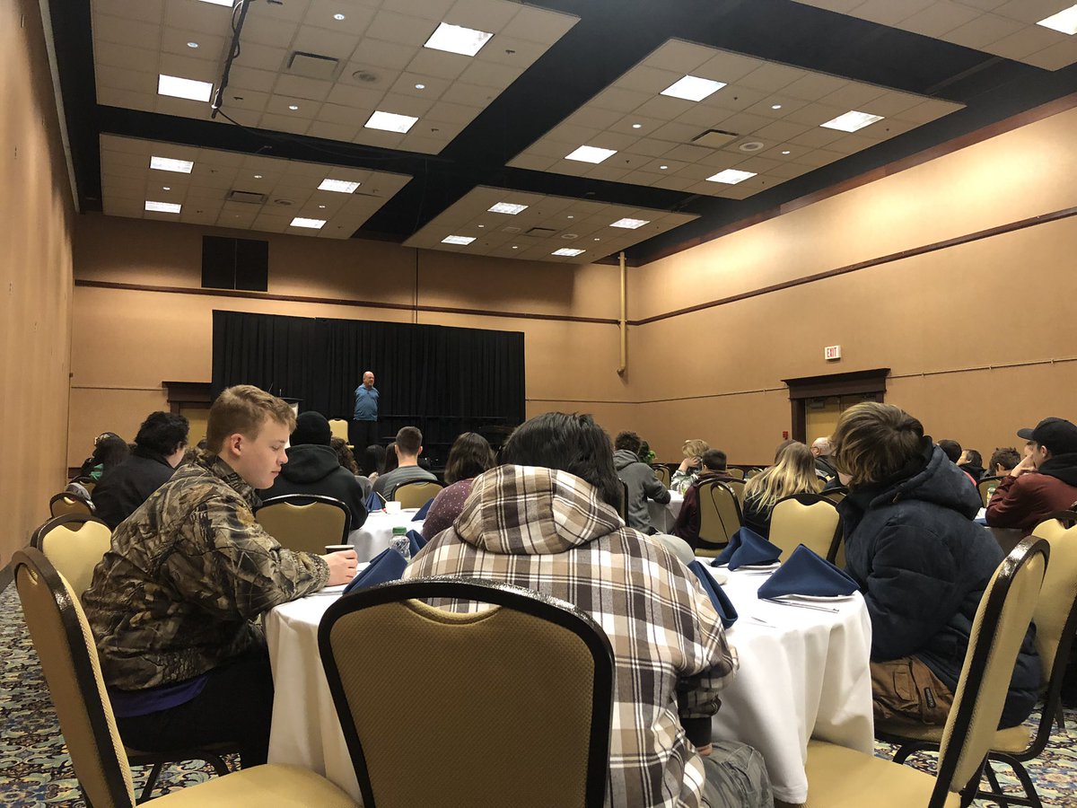 EPIC, Link Crew and Peer Counsellor students having the opportunity to listen to Alvin Law.