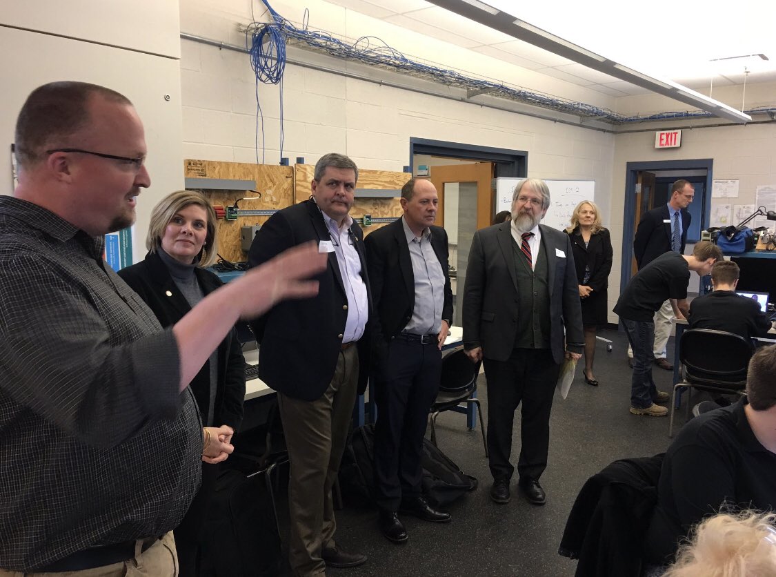Scott__Ryan's tweet photo. Incredible opportunities @CTEC_HS students have for practical learning are preparing them for further education and/or immediate careers. Today’s visit included actual sheep lungs/heart in nursing and I met another student who is learning 8 languages! @JayHottinger @StephanieDodd https://t.co/P3xx5OaFjI