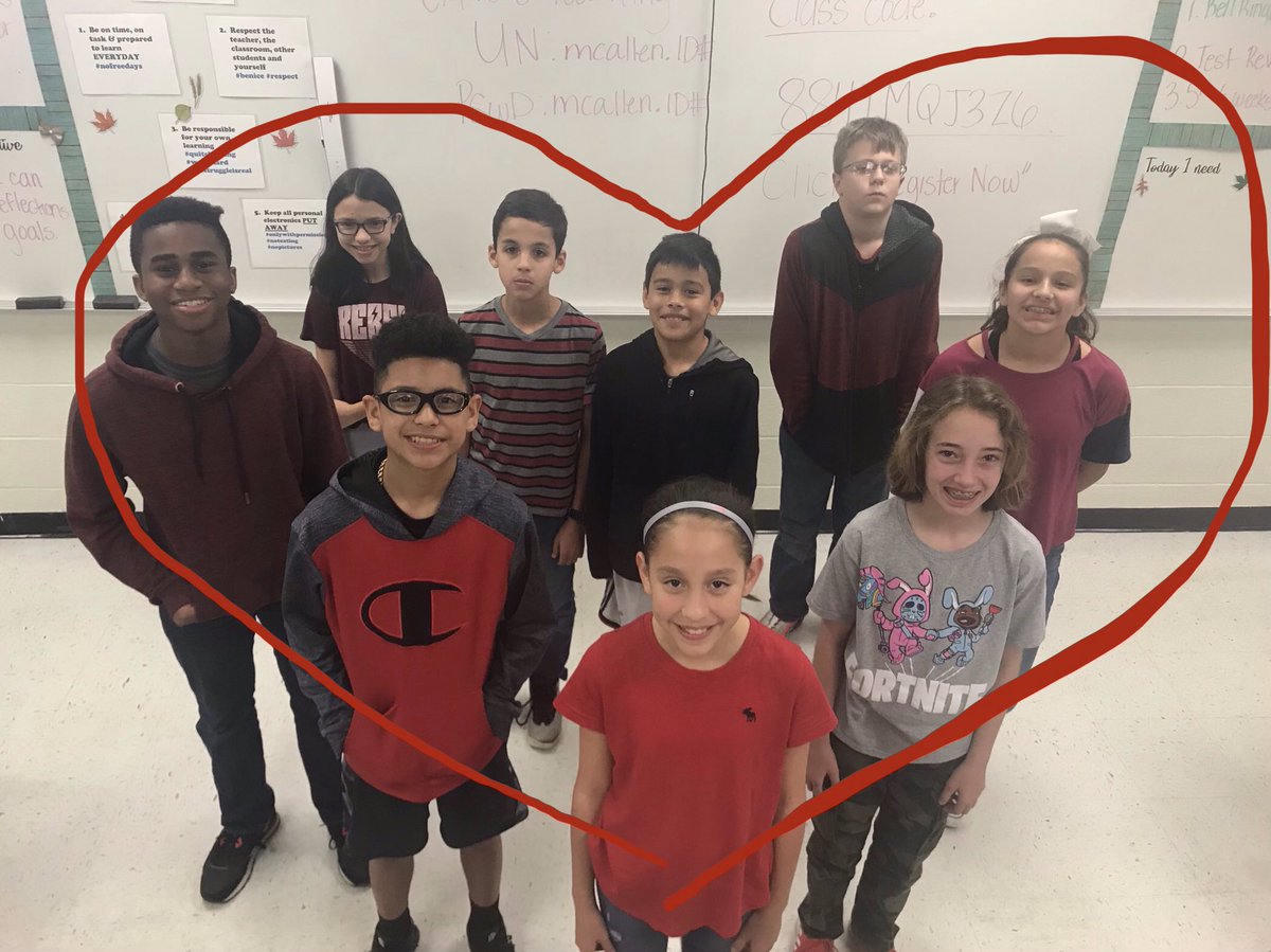 8th and 9th period supporting heart health awareness by wearing red @stallions045 @McAllenISD #HeartHealthMonth #hearthealthawareness