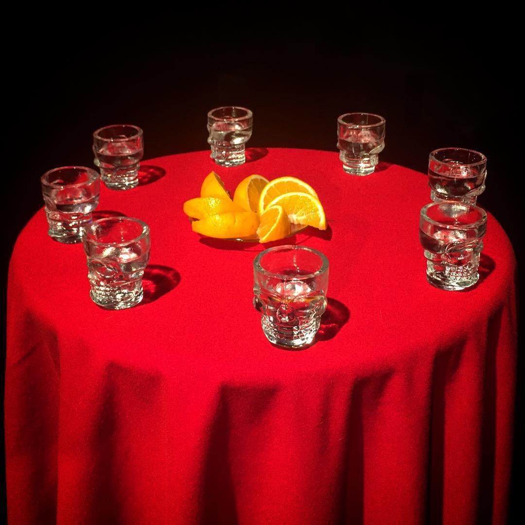 321Ebrios's tweet photo. El mezcal ya está listo para la función de hoy! Te esperamos en MONTECRISTO, 8:30pm @Foro37 Boletos en taquilla o a través de https://t.co/Zqybs2q6fZ #Viernes #FinDeSemana #teatro #cdmx #Mezcal #escritoresebrios #precopeo https://t.co/UPFcmIPAKa