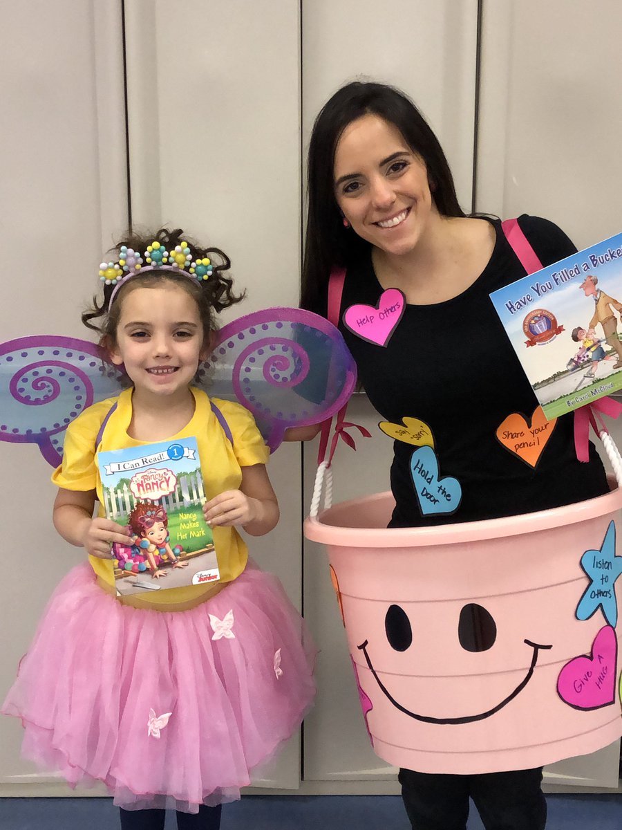 BeesonCounselor's tweet photo. Book Character day was a blast! Have you filled a bucket today? #phillipsreads @PhillipsElem @FISDCounseling https://t.co/ZNadExHZvG