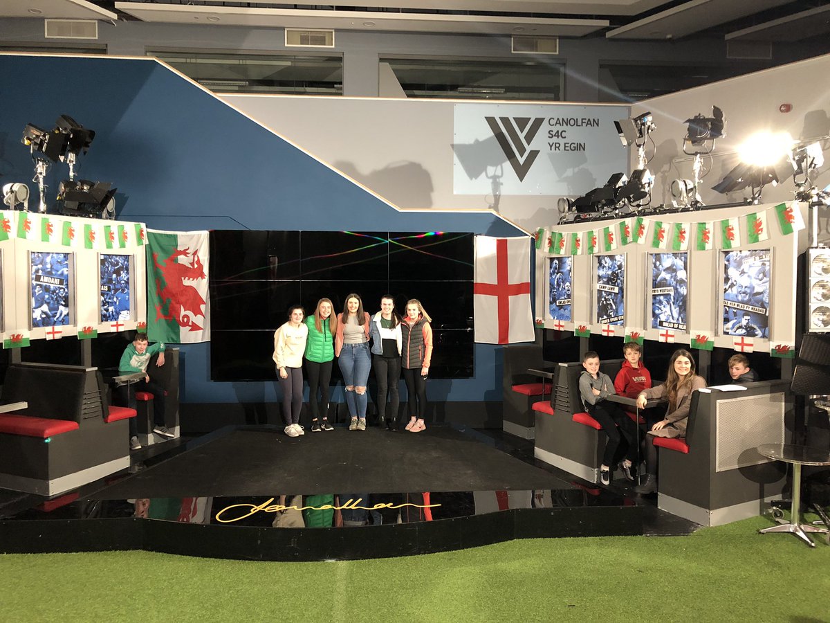 Taith arbennig o gwmpas <a href="/yr_egin/">Canolfan S4C Yr Egin</a> heno, adeilad ffantastig. Diolch yn fawr i Lowri am y croeso, pawb wedi mwynhau mas draw. #eliffant #jelicoch