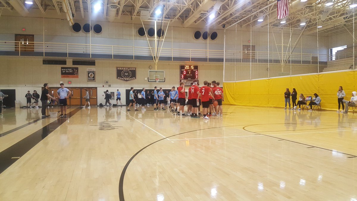 LSEIntramurals's tweet photo. It's @TheBeachballers vs. @LPDhoops in the intramural basketball final. ⛱ vs. 🚨 https://t.co/4yGtfDE9B0