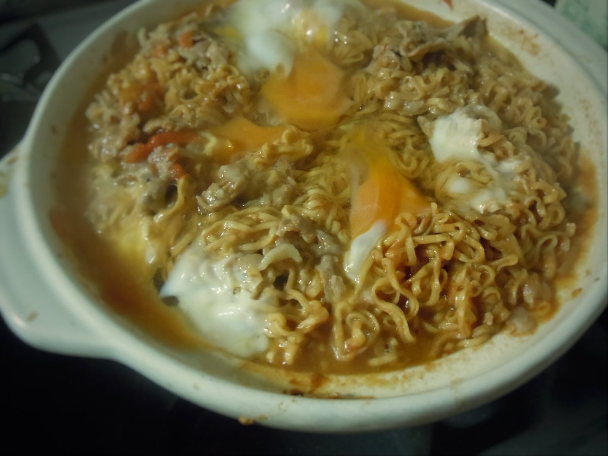 寿木けい 新刊 土を編む日々 トマトと豚のチキンラーメン 水分はトマトだけ 鍋に豚肉を炒め 乱飾りトマト 中6個ぶん を加えて蓋 水分があがってくるのを待つ チキンラーメン2玉を加え 水分を吸って柔らかくなったら 卵3つ割り入れる 麺が 寿木けい 新刊 土を編む日々 トマトと豚のチキンラーメン 水分はトマトだけ 鍋に豚肉を炒め 乱飾りトマト 中6個ぶん を加えて蓋 水分があがってくるのを待つ チキンラーメン2玉を加え 水分を吸って柔らかくなったら 卵3つ割り入れる 麺が