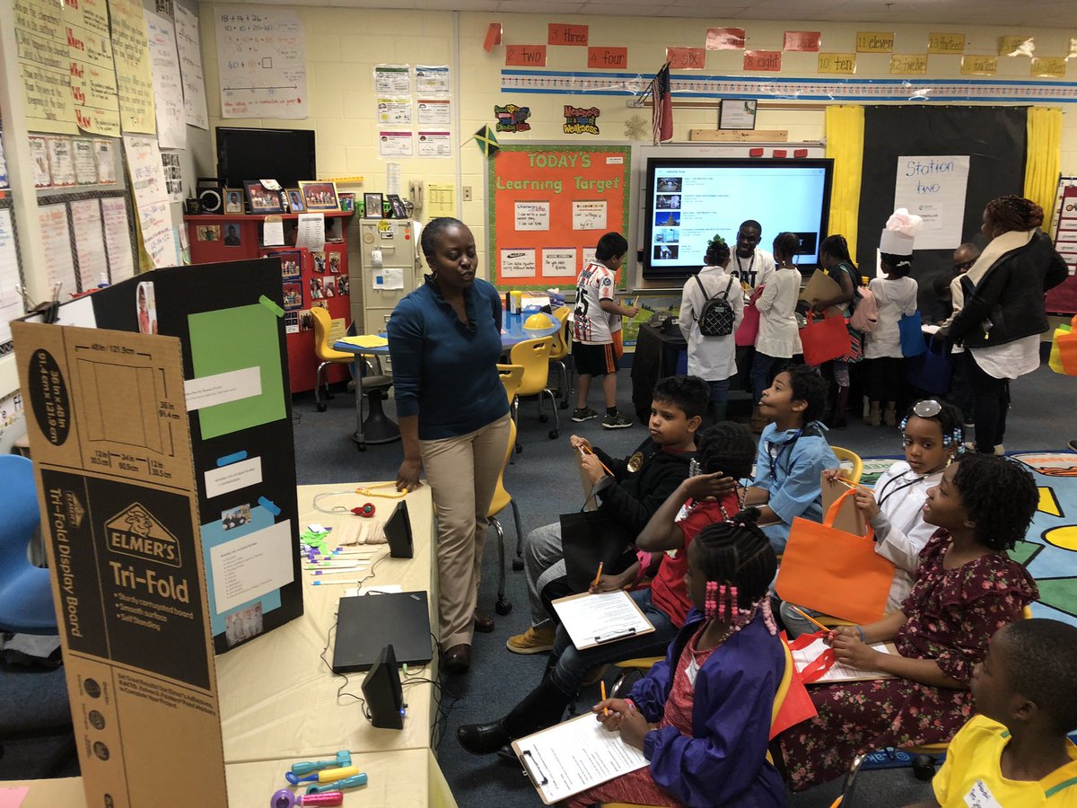 Mrs_Wells2's tweet photo. #2ndGradeCareerDay #BuggByDesign #SPECTACULARSECONDGRADE https://t.co/WU9gkjFcwq