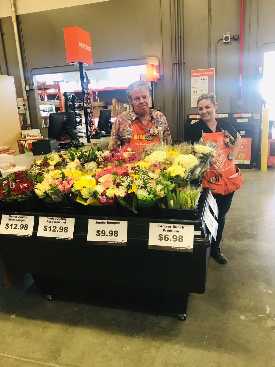Poway now offers FRESH CUT flowers! Make someone’s day with these beautiful flowers! <a href="/NotoKara/">Kara Noto</a> <a href="/jptorresSM/">J.P. Torres</a> <a href="/Laura_BMata/">Laura Mata</a> @ShawnEvans8949 <a href="/DepotJake/">Jake From Home Depot</a> <a href="/JabarrBean/">Jabarr Bean</a>