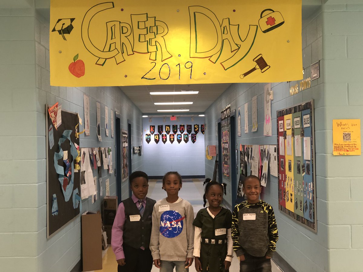 Mrs_Wells2's tweet photo. Spectacular Second Grade’s Career Day 2019!!  #BuggByDesign #SPECTACULARSECONDGRADE https://t.co/TDJWiYeihf