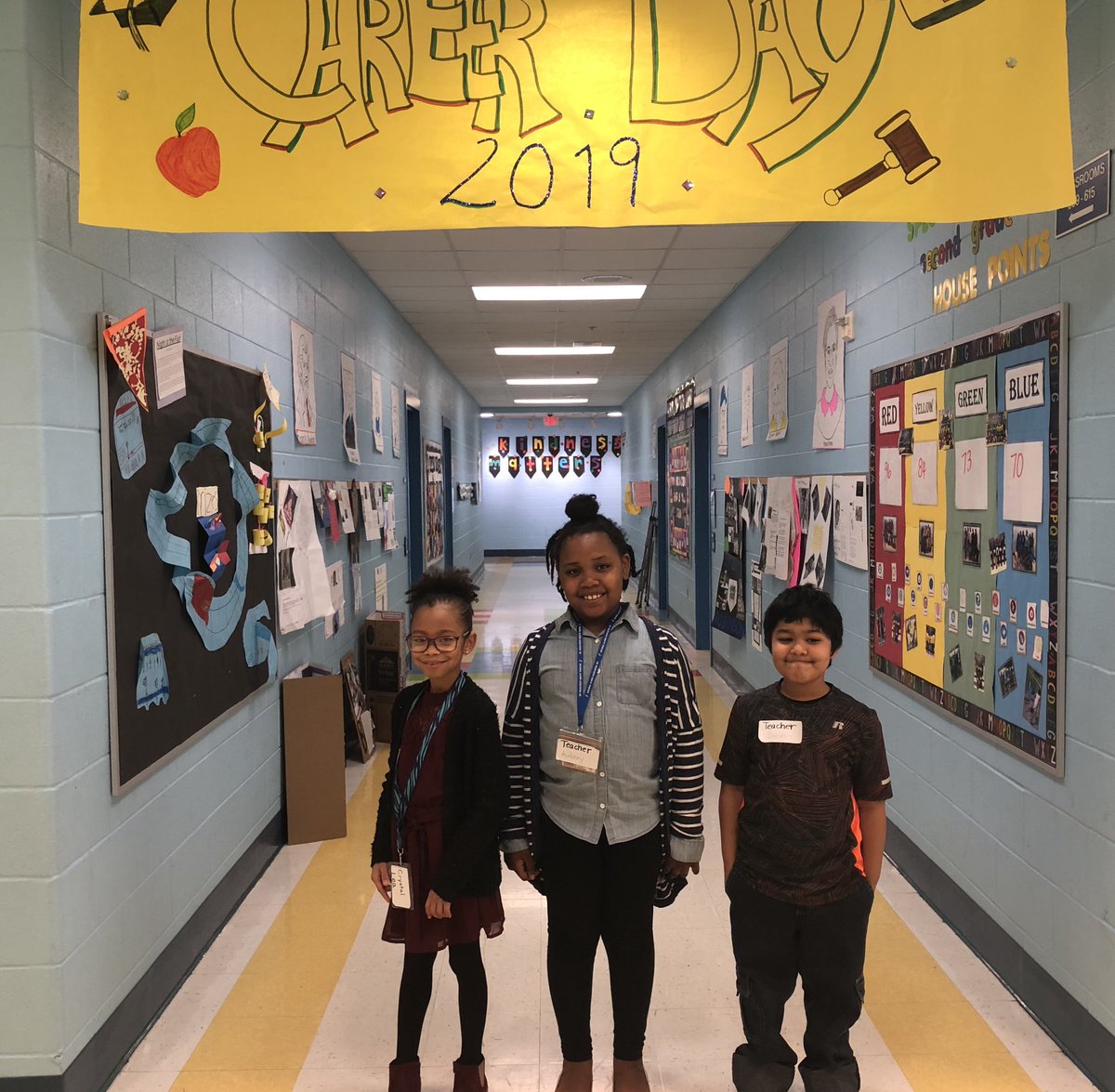 Mrs_Wells2's tweet photo. Spectacular Second Grade’s Career Day 2019!!  #BuggByDesign #SPECTACULARSECONDGRADE https://t.co/ALGjaGBXFy