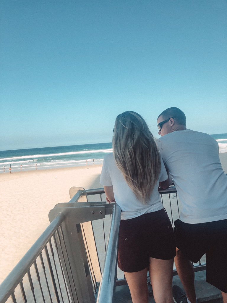 Tristin_Mercer's tweet photo. It’s my sisters wedding day! Visiting Australia for a couple weeks, as always our favourite activity is people watching. #GoldCoast https://t.co/DvsQ2Vjz4z
