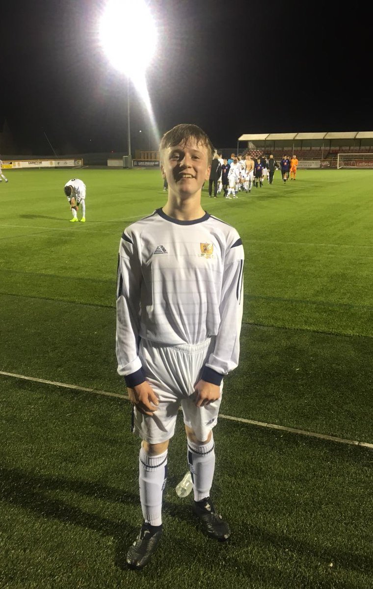 mattmaxhew's tweet photo. Well the light was shining on @_maxmonaghan_ tonight in a strong 4-0 win for Alloa 15's v Stirling Athletic 15's. Covering every blade of the pitch, controlling the midfield & harassing their defence he done a shift. #alloaathleticfc #alloafc #wasps #winners #alloaacademy #strong https://t.co/kfth6khNPS