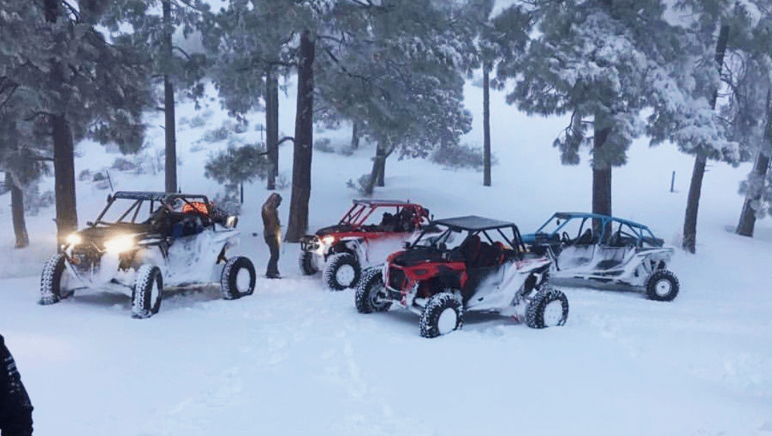HighLifter's tweet photo. What should you do when you have to get ready for the Mint 400 in a snowstorm? Play in it!! #WorkHardPlayHard Love checking in with our peeps out west in Arizona π― #HighLifter #ridinginthesnow #Mint400 #snowstorm https://t.co/3yXdyNlMuQ