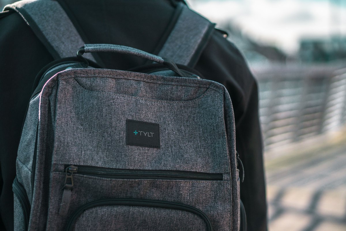 tyltproducts's tweet photo. always travel with the essentials &amp; style 🔋 

📷: @Victorz777 @ Dublin, Ireland

🎒: https://t.co/Jitdz7RVDX … https://t.co/cUyA2MI59y