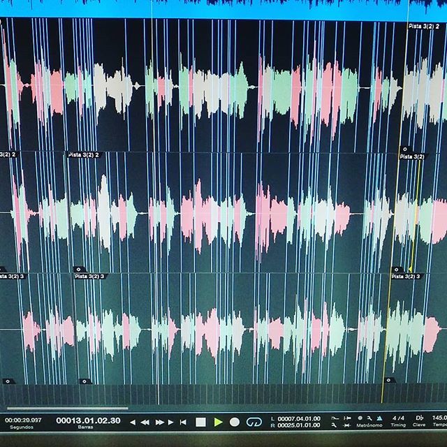 rubensicilia's tweet photo. Noche de vocal comping... #vocalcomping #technomusic #techhouse #housemusic #clubculture #clubhousemusic #club #clubhouse #jackinhouse #deeptechhouse #deepbeats https://t.co/LTQX1VPh2c https://t.co/pFAb9fIcIW