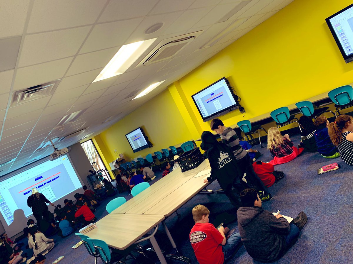 Averitt3rd's tweet photo. All of third grade got together today to work on some math in our awesome LGI room! Look at all the screens! It was so awesome seeing them all work together. #smarties #wesbelievers #westhirdgrade https://t.co/zpmJoMqYuE