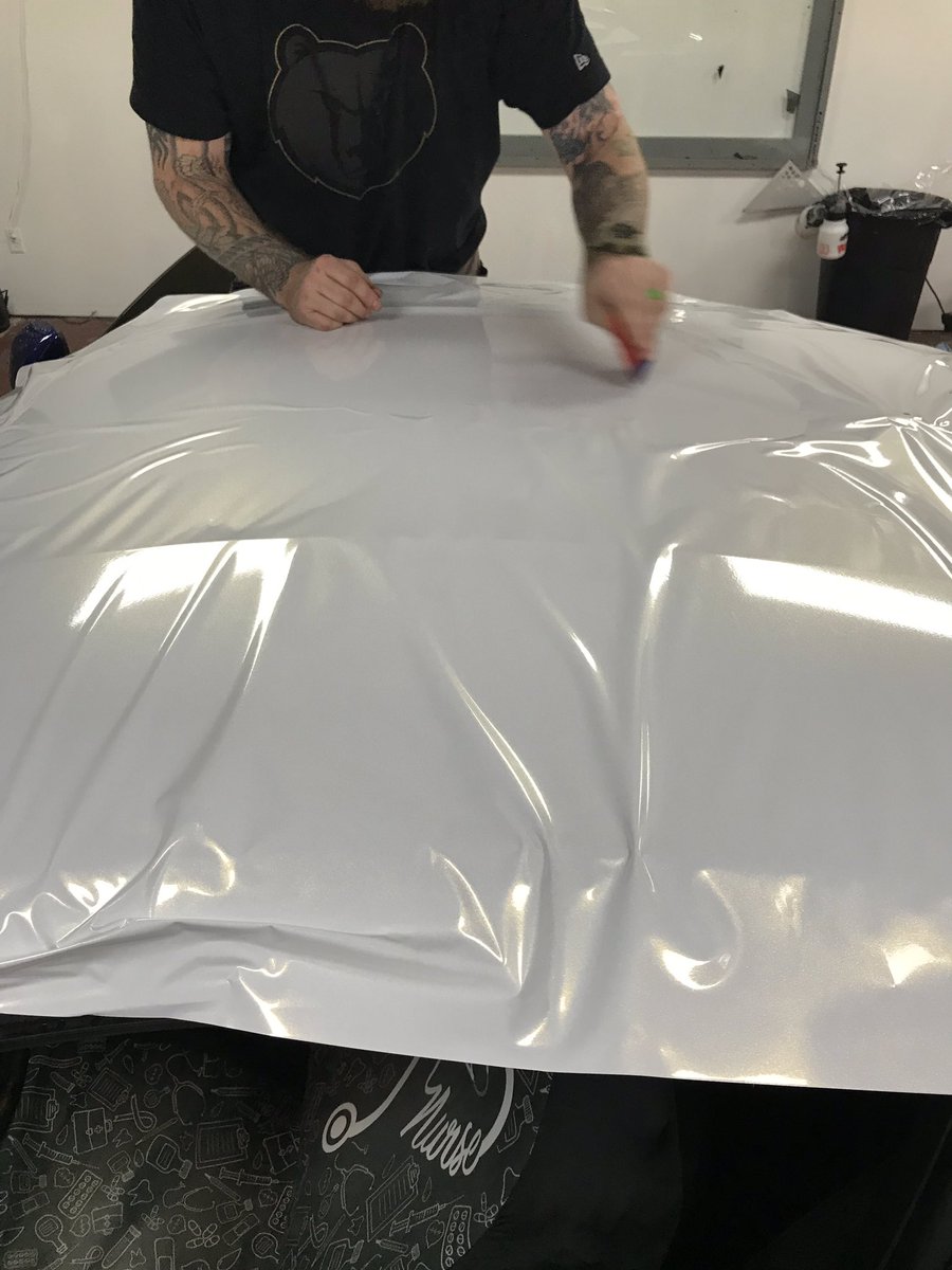 Mach1Films's tweet photo. Roof wrap in gloss white gold sparkle #mach1films #roofwrap #wrapsociety #vehiclewraps #carwrap #hernandoms #shoplocal #WindowFilm #desotocounty #wraps https://t.co/rjwHckk84c