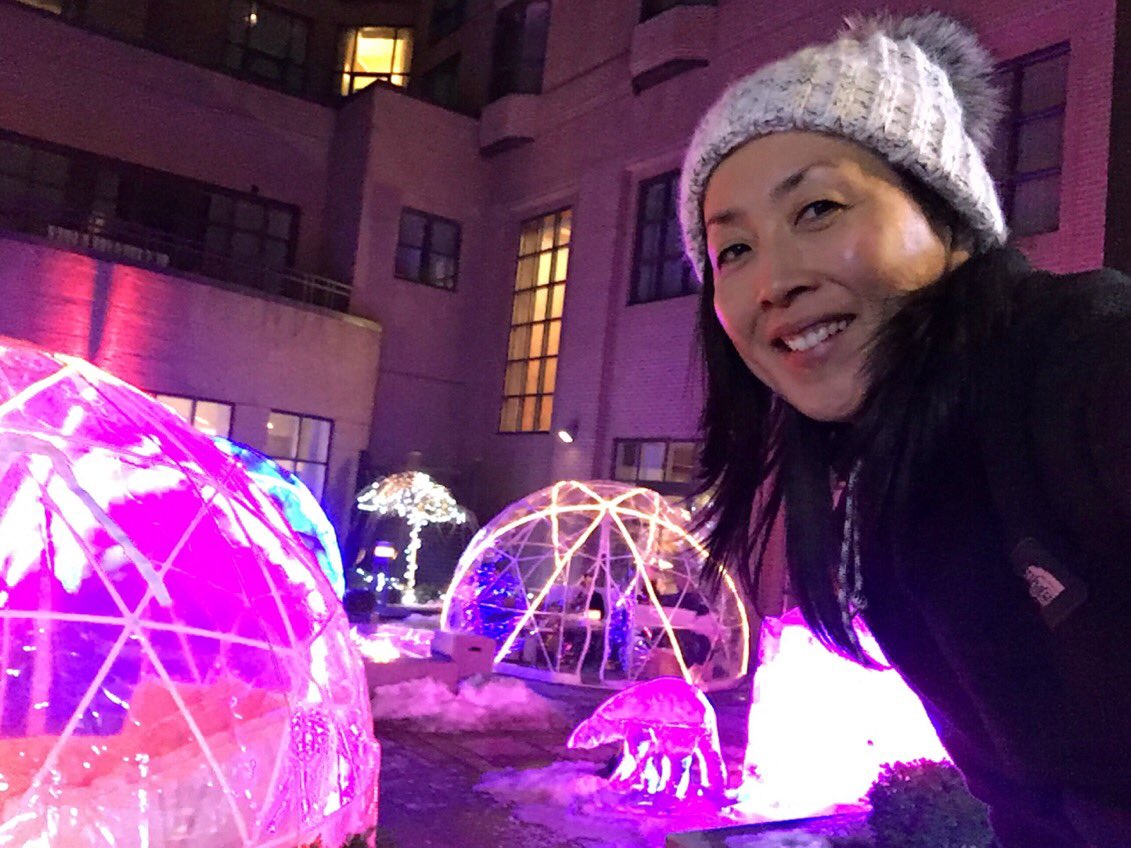 JeeYunTV's tweet photo. Treated my mom to an early birthday celebration. Itโs our first time having dinner in a dome. The family had a blast in this igloo-sive experience at the @ICYorkville hotel #igloosive #proofiwashere #toronto #igloo #familytime #winterfun #fridaynight https://t.co/nt73VRg8Ao