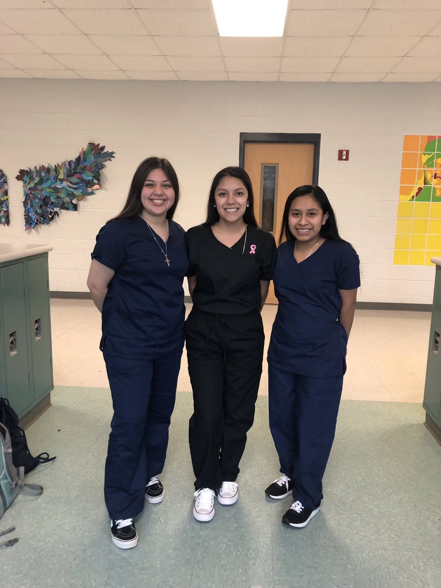 SRMHSHOSA's tweet photo. HOSA week Pt2. #hosaweek2019 https://t.co/7IWKGgw9sG