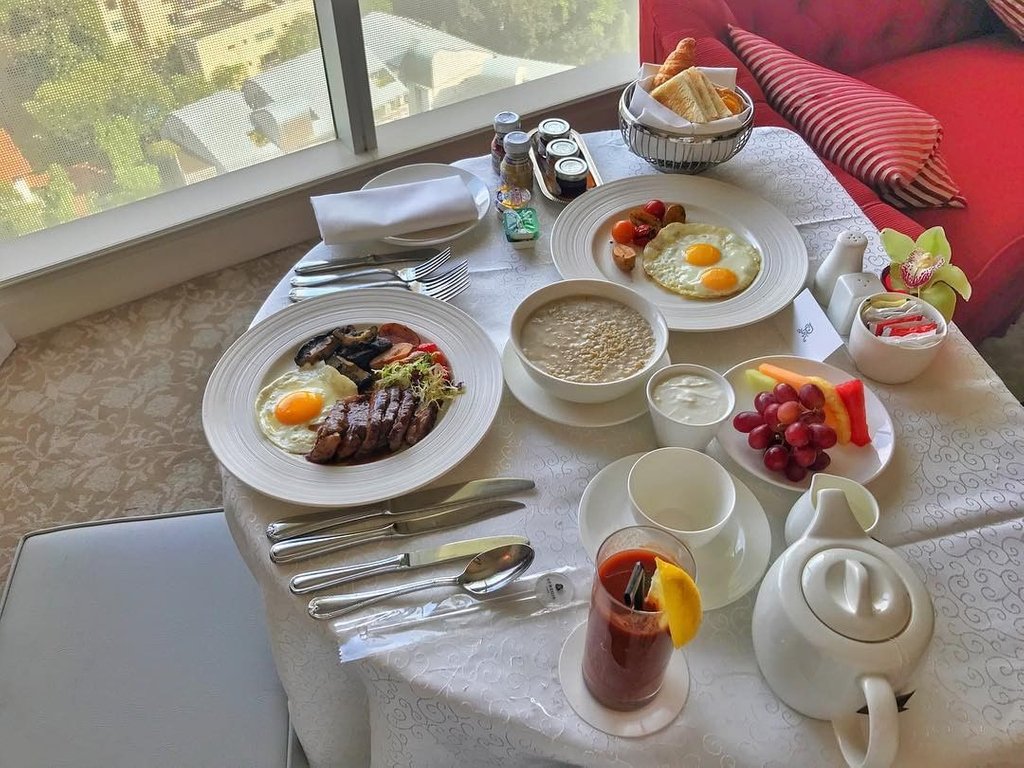 Weekends call for a delightful breakfast, served in the comfort of your room.
Photo credits: <a href="/penguin927/">PPenguin</a>