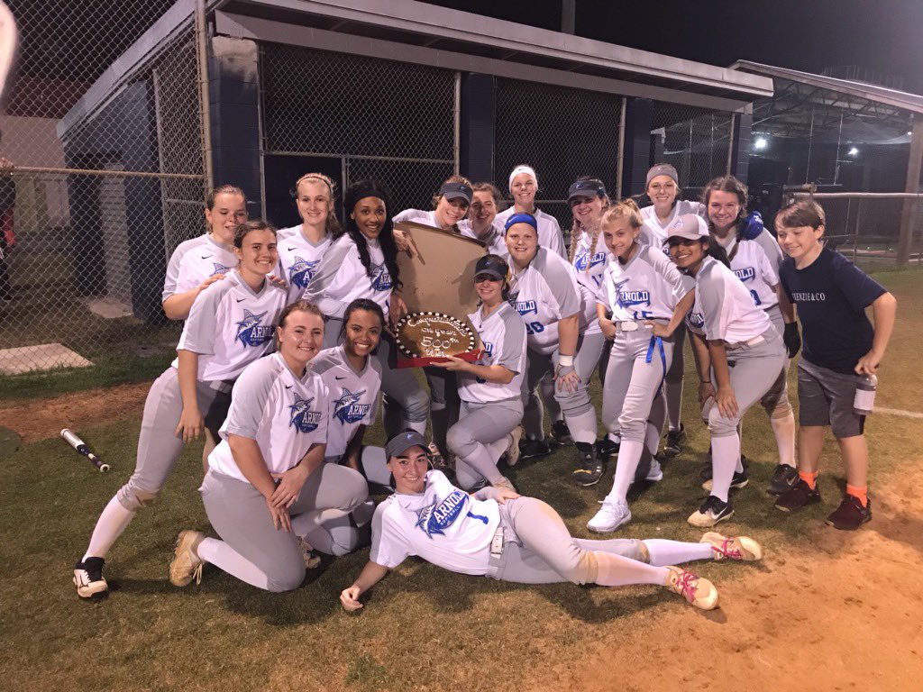 MimsCourtney's tweet photo. Congrats to Arnold Head Softball Coach Rick Green on his 500th win! Such an amazing accomplishment. Check out the story on @WMBBTV tonight. https://t.co/zJLj1y2PZ7