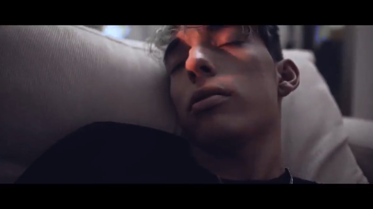 FedecoleMar's tweet photo. @Pedrito_Vm XDIOS PEDRO LA romPISTE LLORO ME SALE ORGULLO HASTA POR EL CULO ENCIMA EL VIDEOCLIP AAAAAAAA https://t.co/AeCkLZyIBL