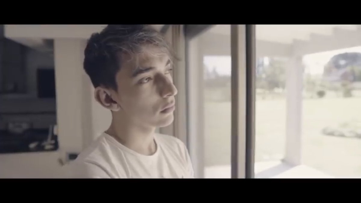 FedecoleMar's tweet photo. @Pedrito_Vm XDIOS PEDRO LA romPISTE LLORO ME SALE ORGULLO HASTA POR EL CULO ENCIMA EL VIDEOCLIP AAAAAAAA https://t.co/AeCkLZyIBL