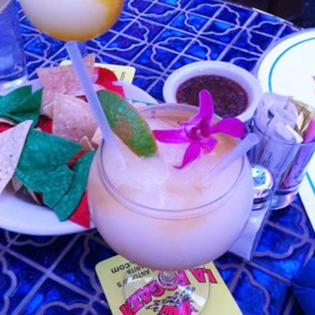 SandyMushinski's tweet photo. Hey San Antonio! Where are you enjoying your margarita today?? #nationalmargaritaday #sarealestateservices https://t.co/DhRRRC1pUQ https://t.co/2ip79usYWR