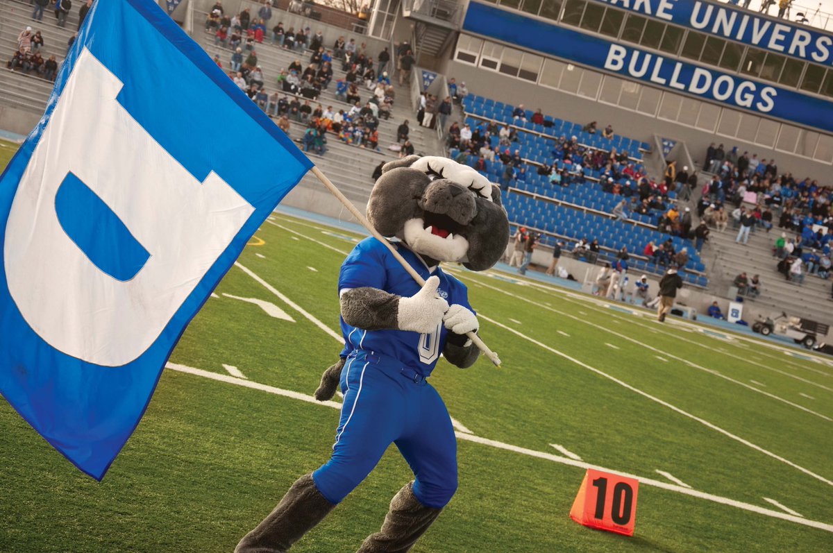Blake14Curtin's tweet photo. Thankful to receive an offer to play at Drake University #GoDawgs https://t.co/Jg8C3lwj4T