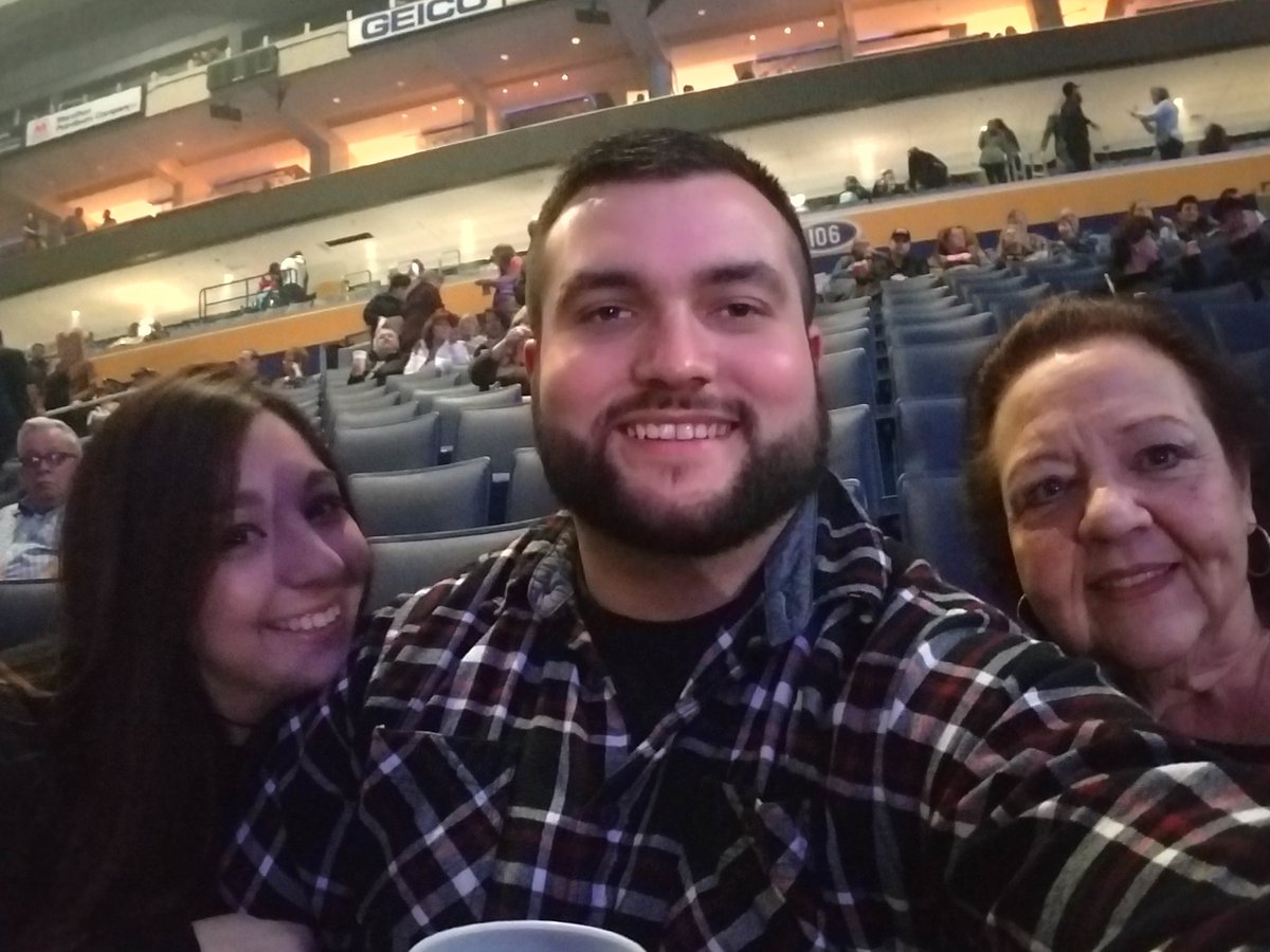 ronniet47's tweet photo. My ladies #bsbuffalo https://t.co/YrIQuf2AI4