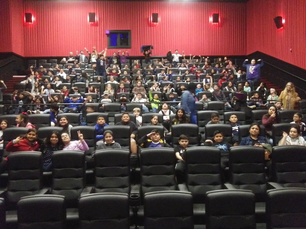 AmariShields_'s tweet photo. RE 5th Grade took over Showbiz! A great way to end our STEM challenge! @RoyalwoodLions https://t.co/VugfQEdNUJ