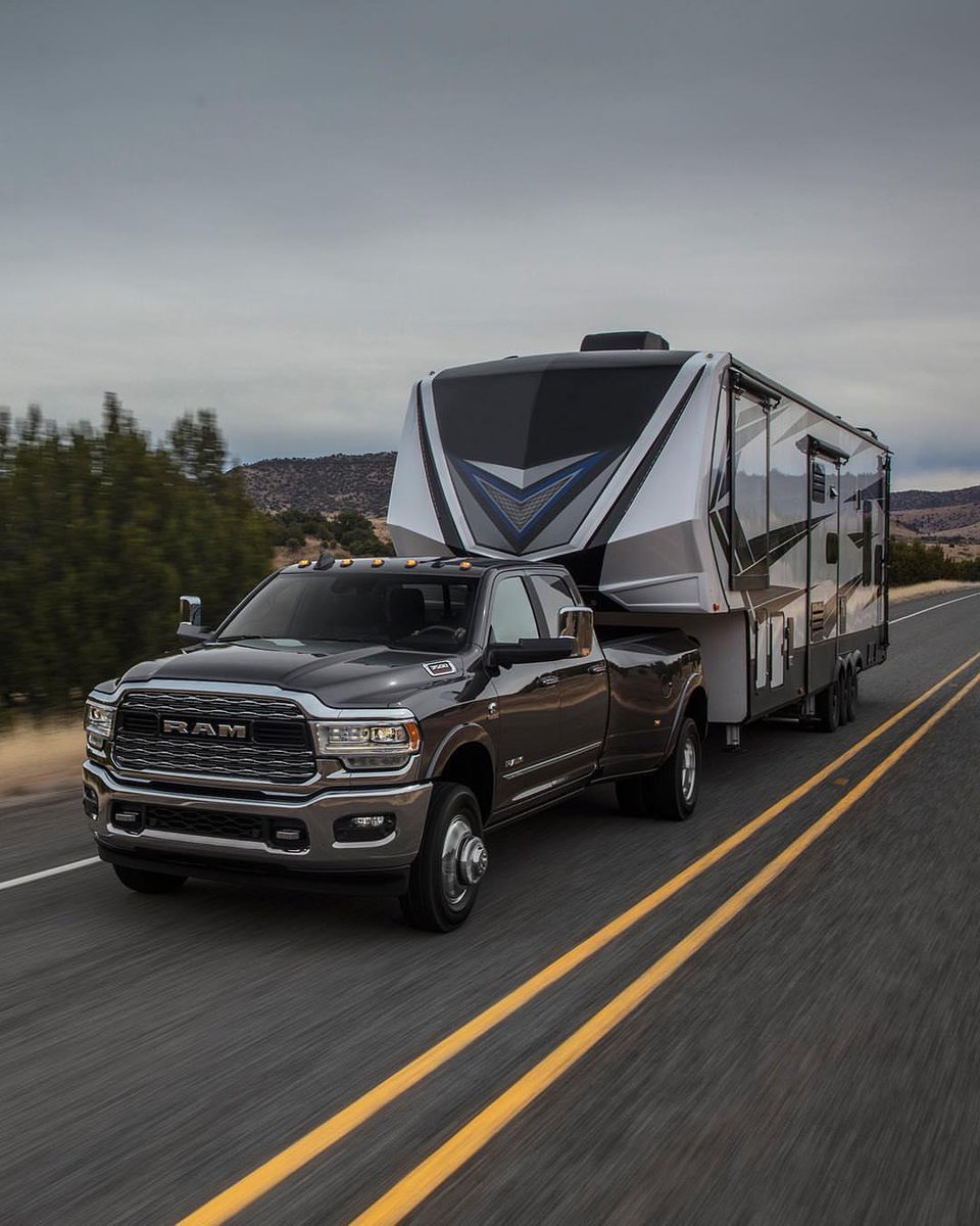 VVMotorsRTC's tweet photo. The redesigned 2019 #RAM Heavy Duty trucks! Built with more power so it can work harder for you.
#RAM3500 #Dually #Towing #Trailer #VVMRTC #VVMotorsRTC #VVMotorsRAMTruckCenter https://t.co/8m3lDFzDRE