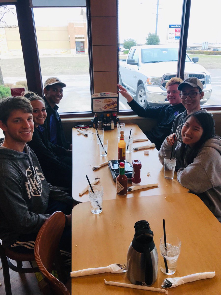 CRHSTennis's tweet photo. Varsity 🎾 team bonding during wet💦cold Tourney Day!  #WeAreCR  #Yum🥞🍳🥓 https://t.co/rXfwvgk3nS