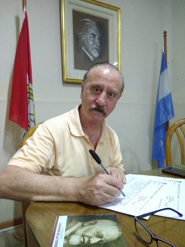 AldoPoyOficial's tweet photo. Queridos rosarinos:
Con profunda alegría, les comparto que decidí ser precandidato para competir por renovar mi banca en el Concejo de la ciudad. https://t.co/cIutD5z2m3