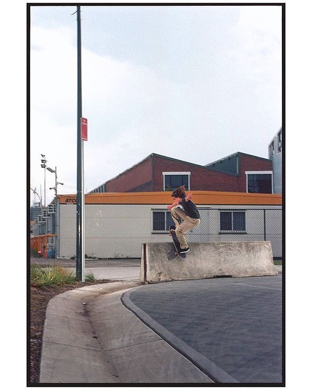 Amnesiaskate's tweet photo. @connor_reeve, wallie.
📸 @brendanfrost  @sanbahskate @nbnumericasia @amnesiaskateboards https://t.co/vxculdtigG https://t.co/N7maphyCWa